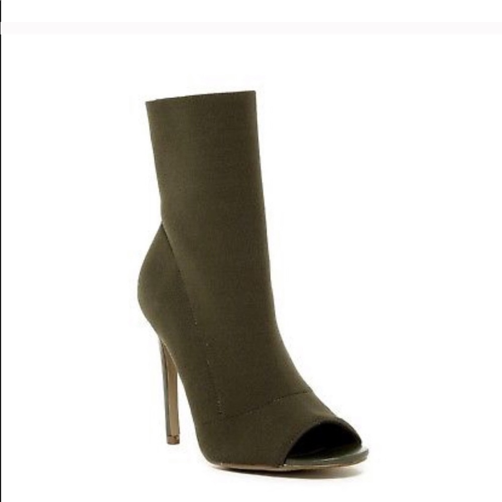 Steve Madden Olive green crappy peep toe bootie